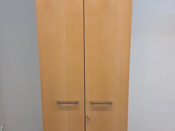 Vaatekaappi (nro 63/43)