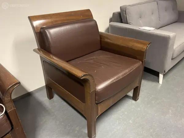 Vintage-tyylinen nojatuoli (nro 131) tila H Erä 4
