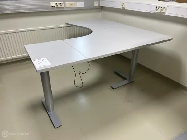 Isku sähköpöytä (nro 11) tila F2 Yhtymähallinto 003