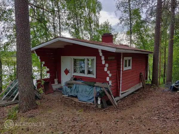 Hirsisauna purettavaksi ja poissiirrettäväksi Jäälissä