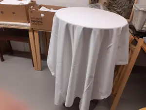 Valkoinen pöytäliina n:ro 442 30 kpl