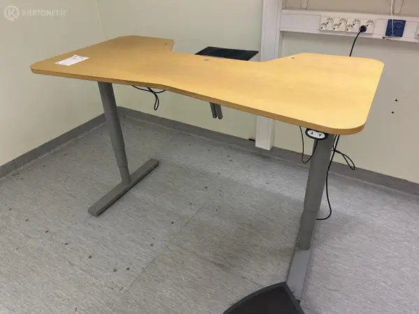 SÄHKÖPÖYTÄ MARTELA (nro 341) tila E2 Kipupoliklinikka 109