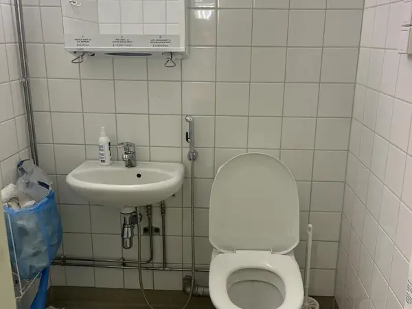 WC-kalusteet (nro 326) tila E1 Röntgen 139a