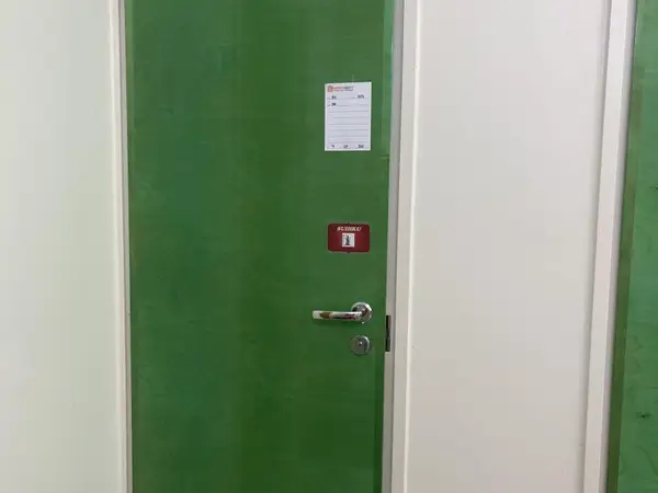 Ovi (nro 37) tila E1 Teho ja valvonta 027