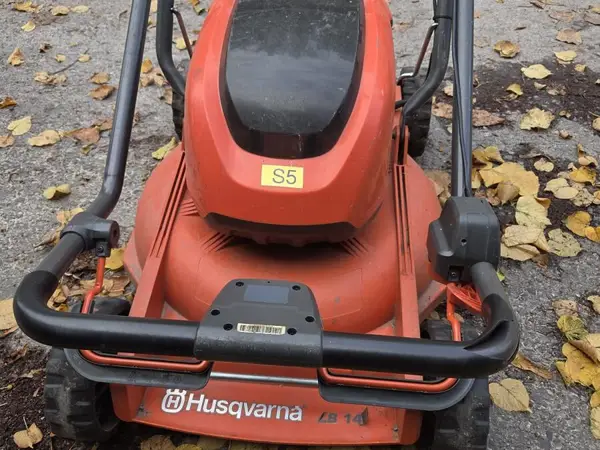 Husqvarna LB146i-ruohonleikkuri