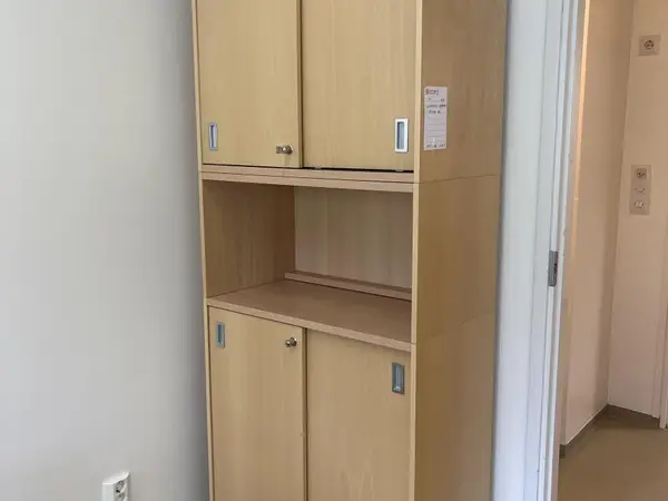 Liukuovikaappi (nro 117) tila F2 Yhtymähallinto 017