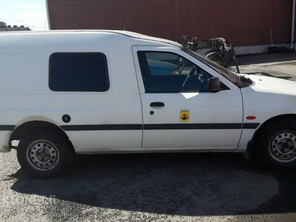 Myydään Ford Escort Express, 2001