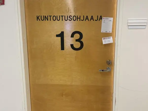 Ovi (nro 13) tila E2 Kuulokeskus 138 A