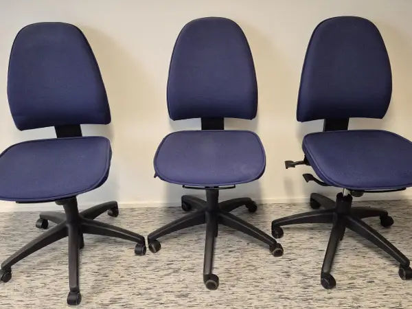 Kinnarps työtuolit 3 kpl (nro 25) tila 5 Aula