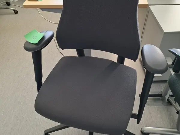 Martela Axia työtuoli harmaa nro11