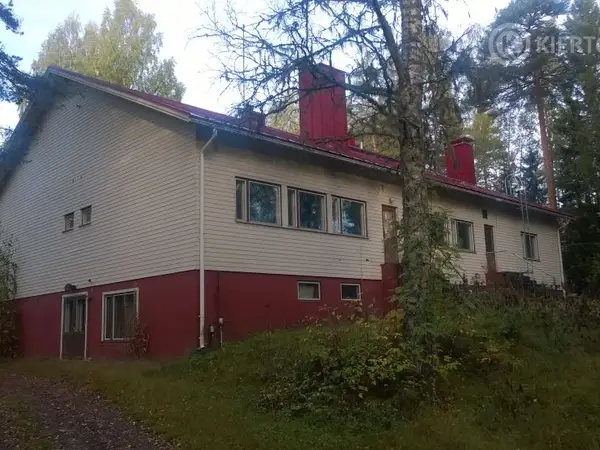Myytävänä vanha kyläkoulu