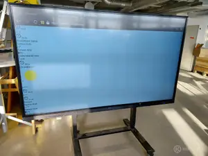 iiyama ProLite TE8602MIS-B1AG, joka on 86-tuumainen 4K UHD -kosketusnäyttö (nro1)
