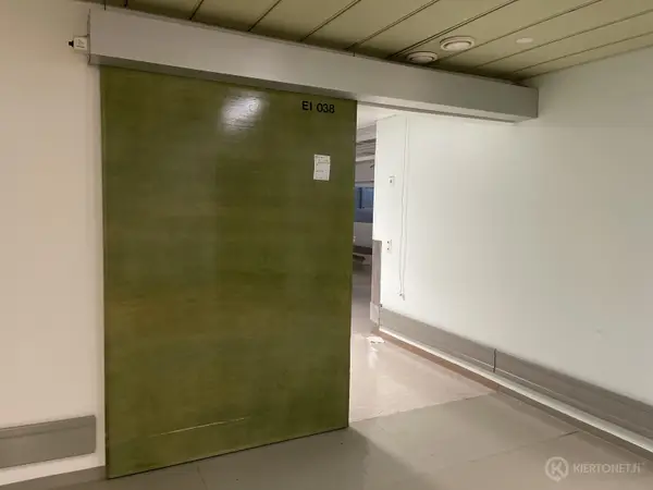 Sähköinen liukuovi (nro 180) tila E1 Teho ja valvonta 038